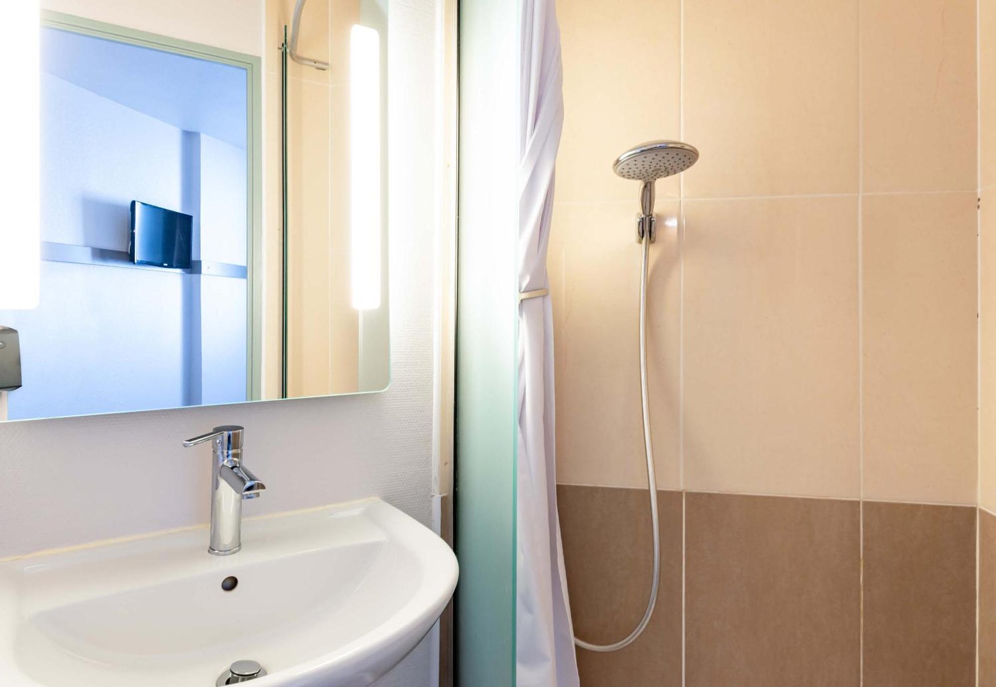 B&B Hotel Valence Sud Экстерьер фото