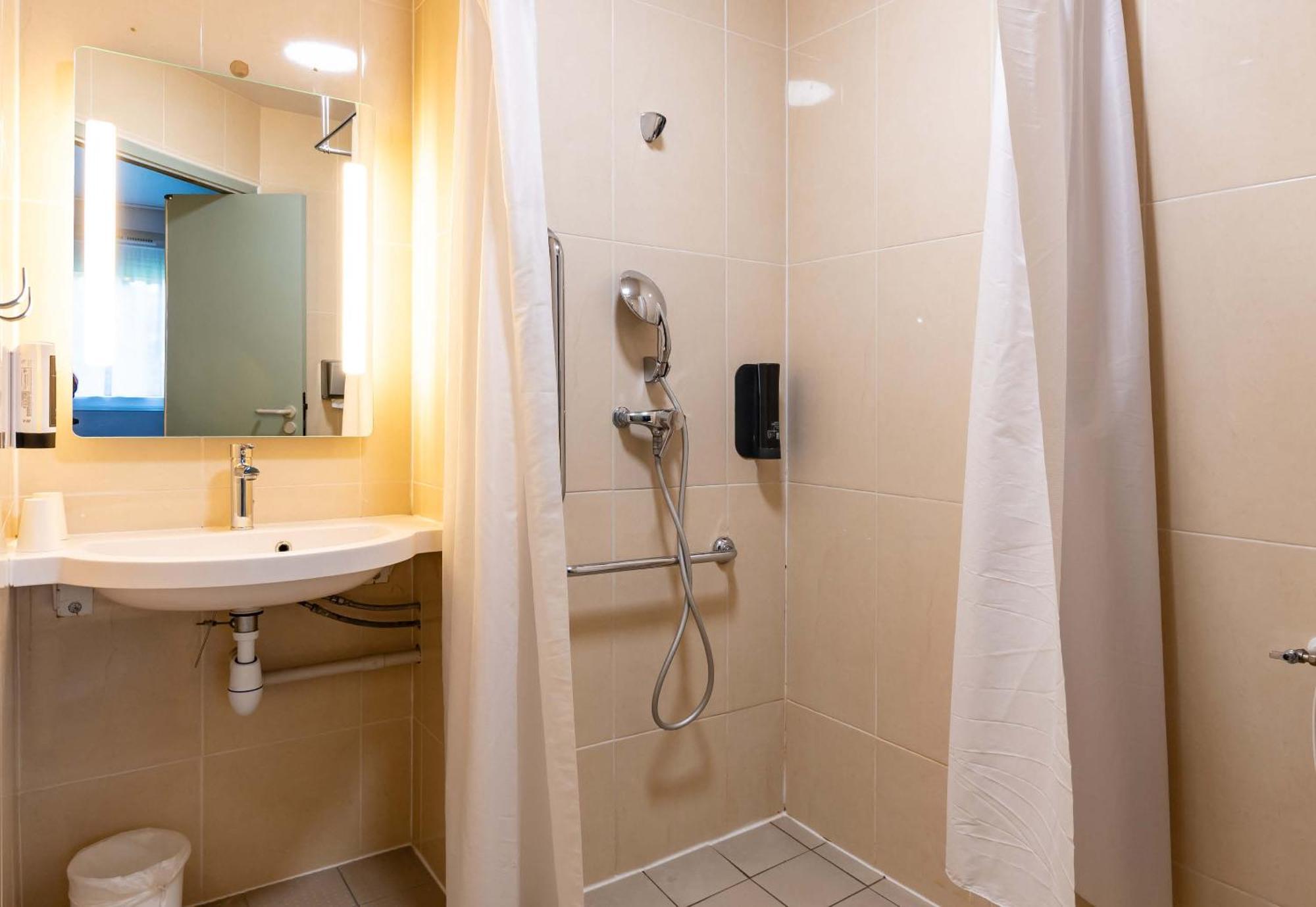 B&B Hotel Valence Sud Экстерьер фото
